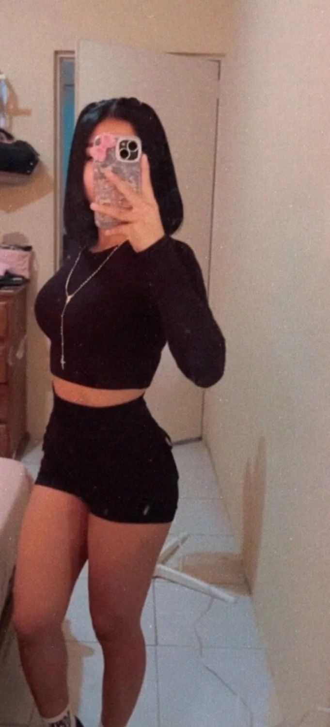 Girl Lesbiana y hermosa putita muy sexy flakita linda image 5