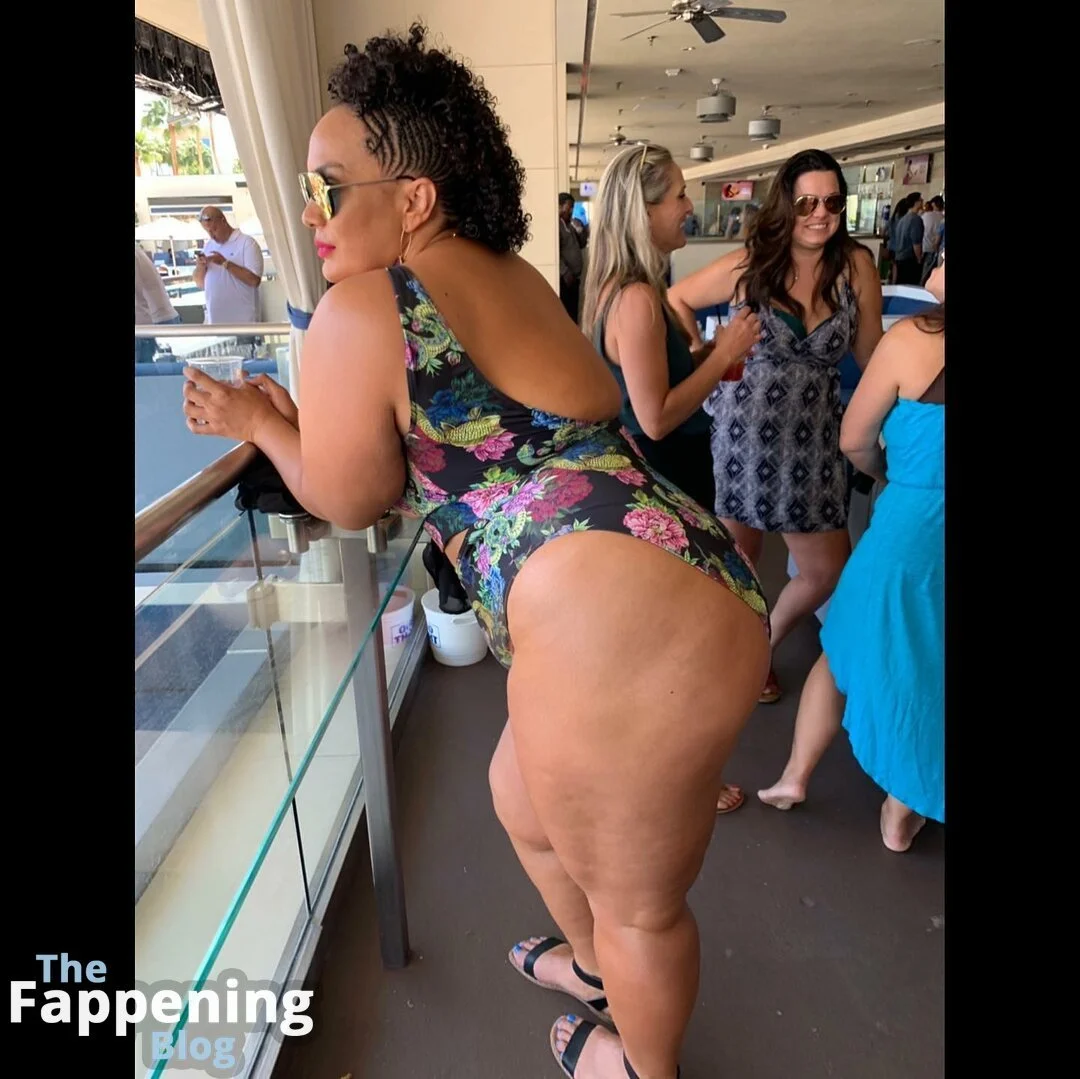 Nia Jax image 26