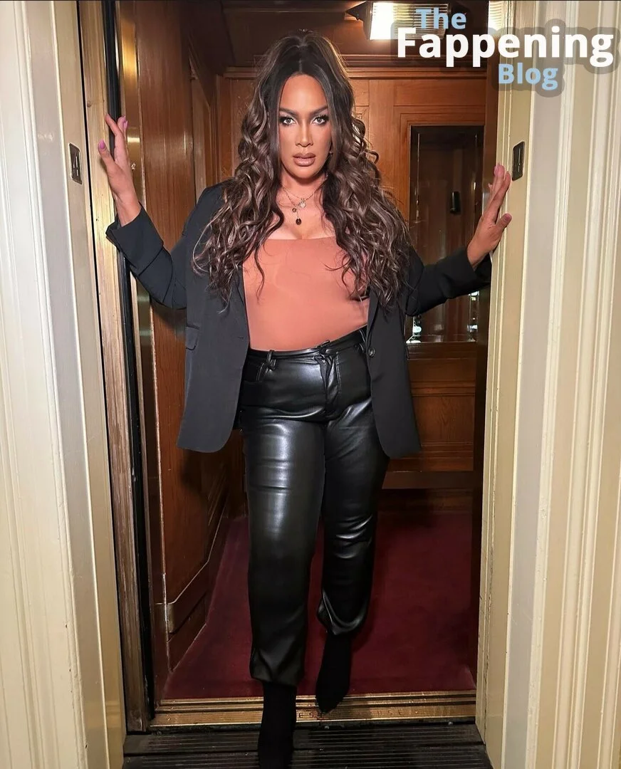 Nia Jax image 30