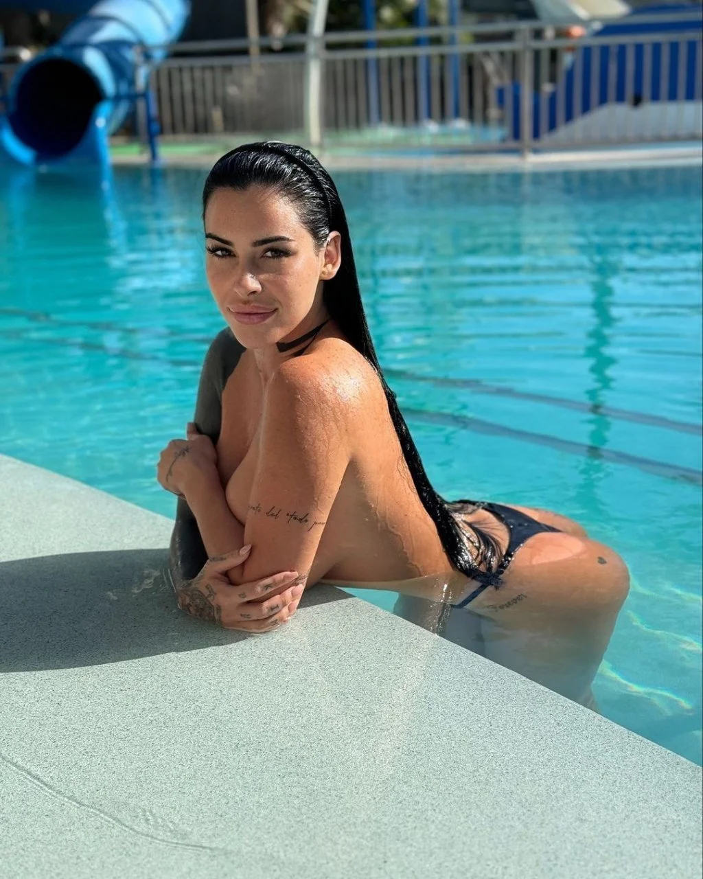 Webslut Martita image 7