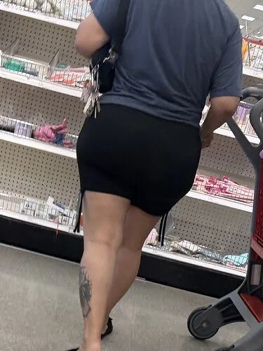 Plump heavy butt (not oc) image 7