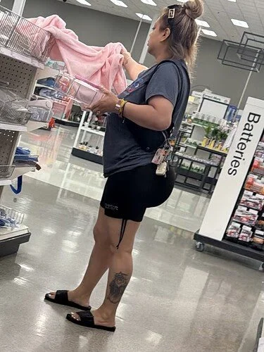Plump heavy butt (not oc) image 8