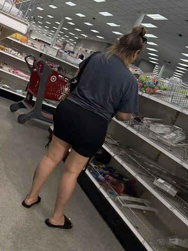 Plump heavy butt (not oc) image 9