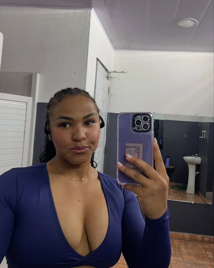 Jamaican 99 (gym thick teen) image 13