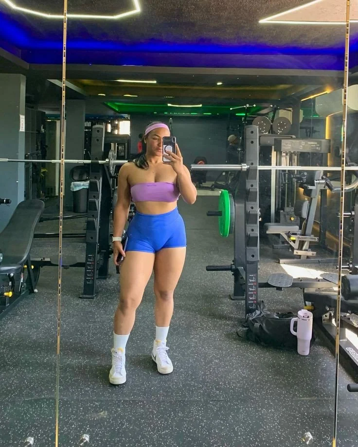 Jamaican 99 (gym thick teen) image 14
