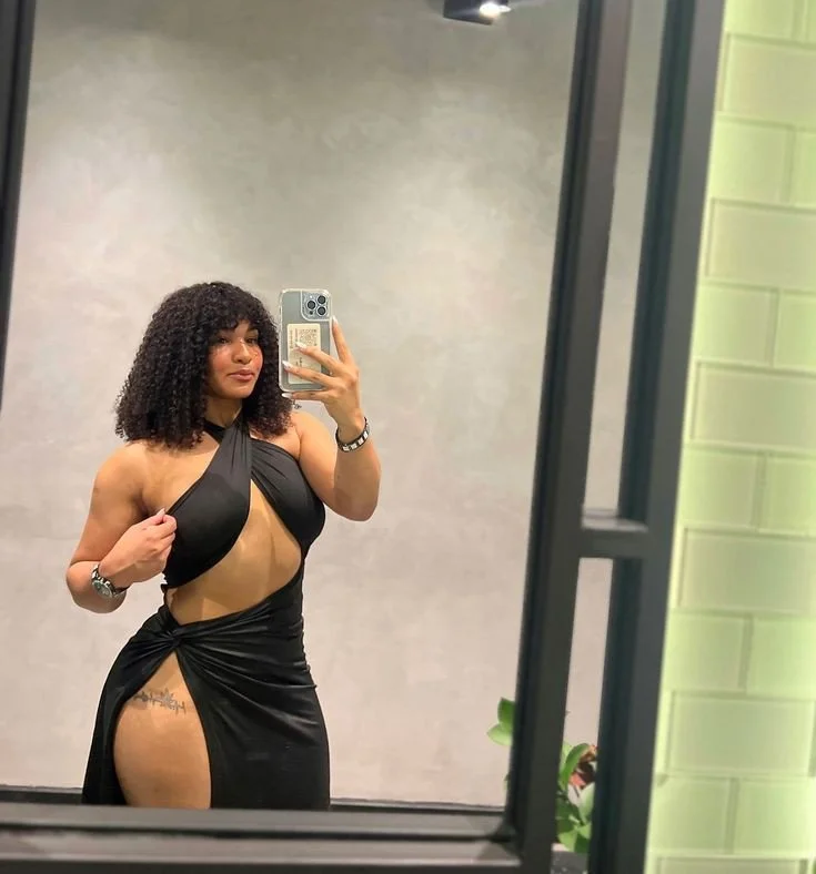 Jamaican 99 (gym thick teen) image 15
