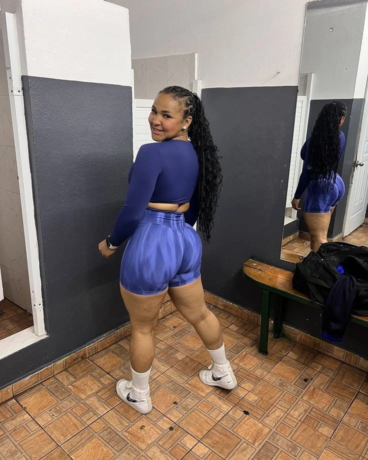 Jamaican 99 (gym thick teen) image 16
