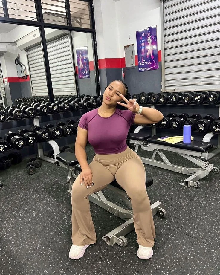 Jamaican 99 (gym thick teen) image 18