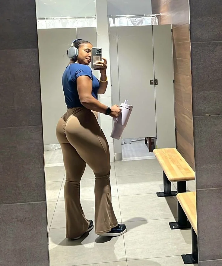 Jamaican 99 (gym thick teen) image 26