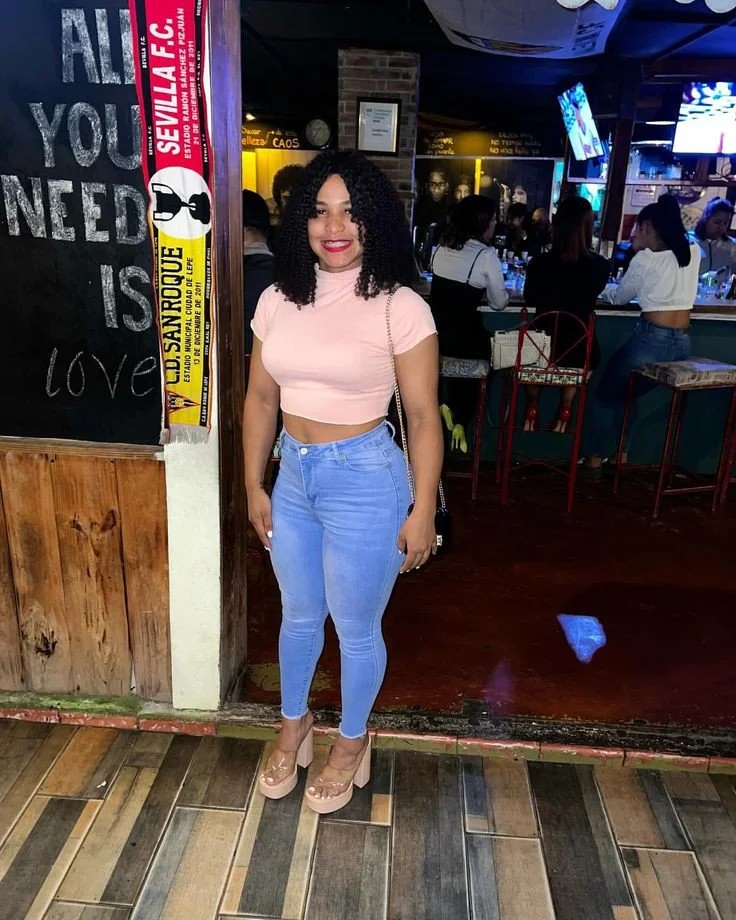 Jamaican 99 (gym thick teen) image 27
