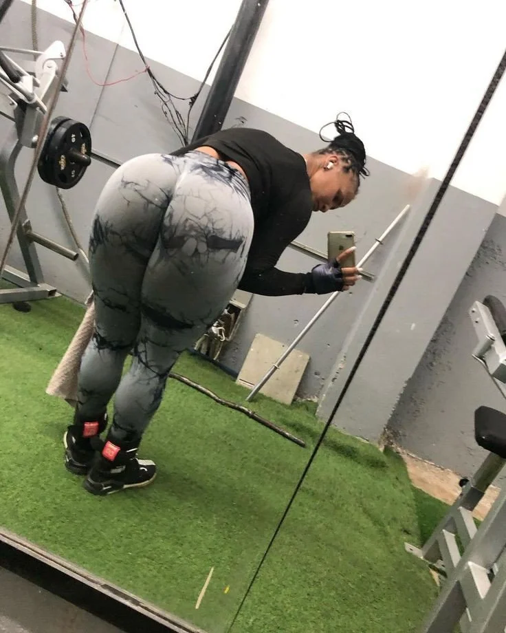 Jamaican 99 (gym thick teen) image 7