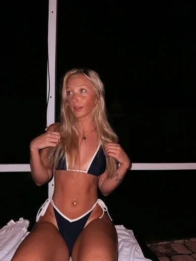 Blonde Barbie Slut tries OF 👀 image 2