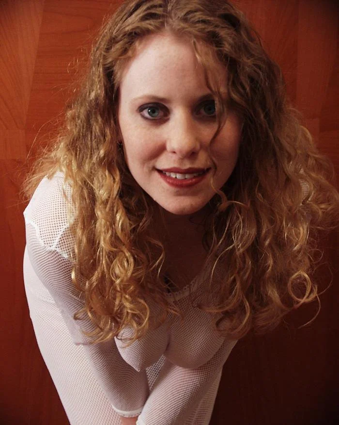 Kira LittleRedHead Peep Hole image 11