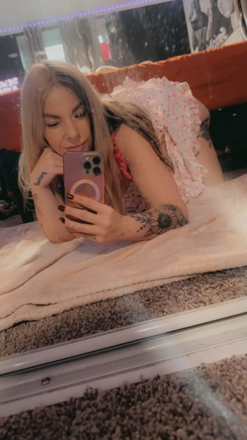 Nebraska milf Taylor image 19