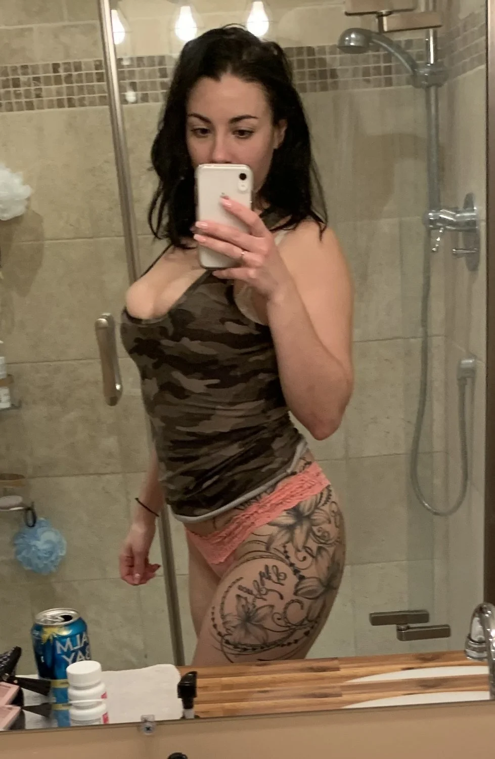 MILF kik slut Mia wants to be famous and degraded image 4