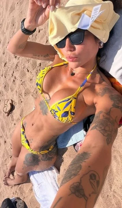 6'2 Tall Curvy Gorgeous Amazon amy main image