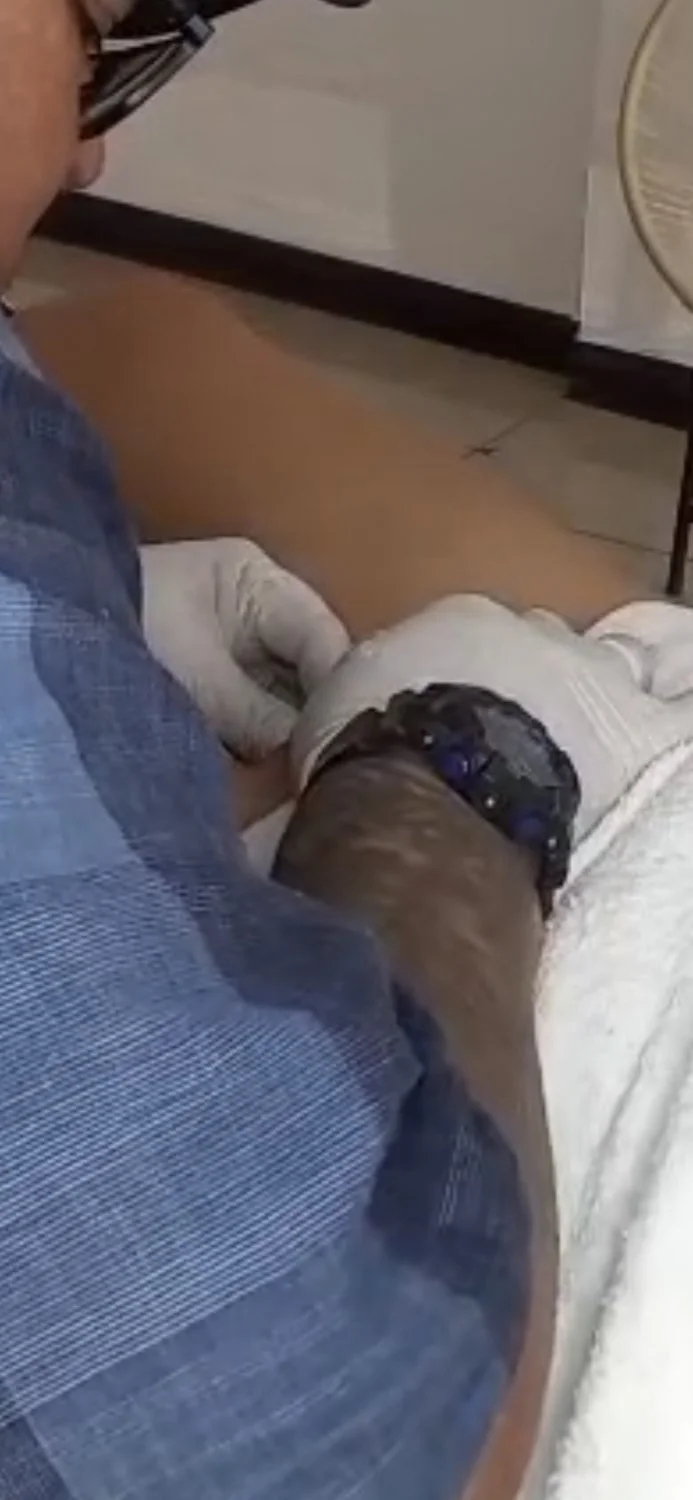 Al final para borrarse todo los atuajes se la terminó cogiendo image 14