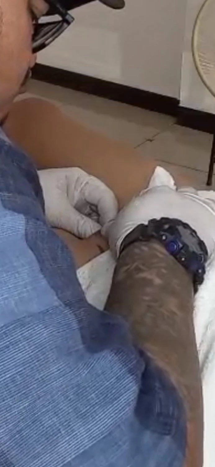 Al final para borrarse todo los atuajes se la terminó cogiendo image 20