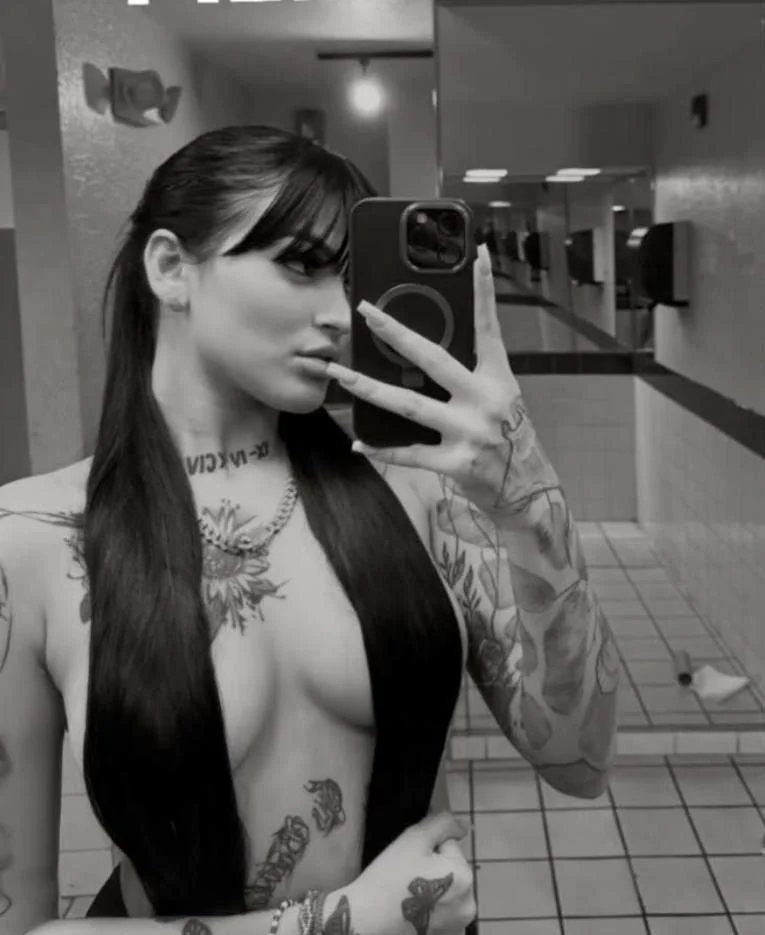 Cubana tatuada le manda videos al novio🔥🇨🇺 image 24