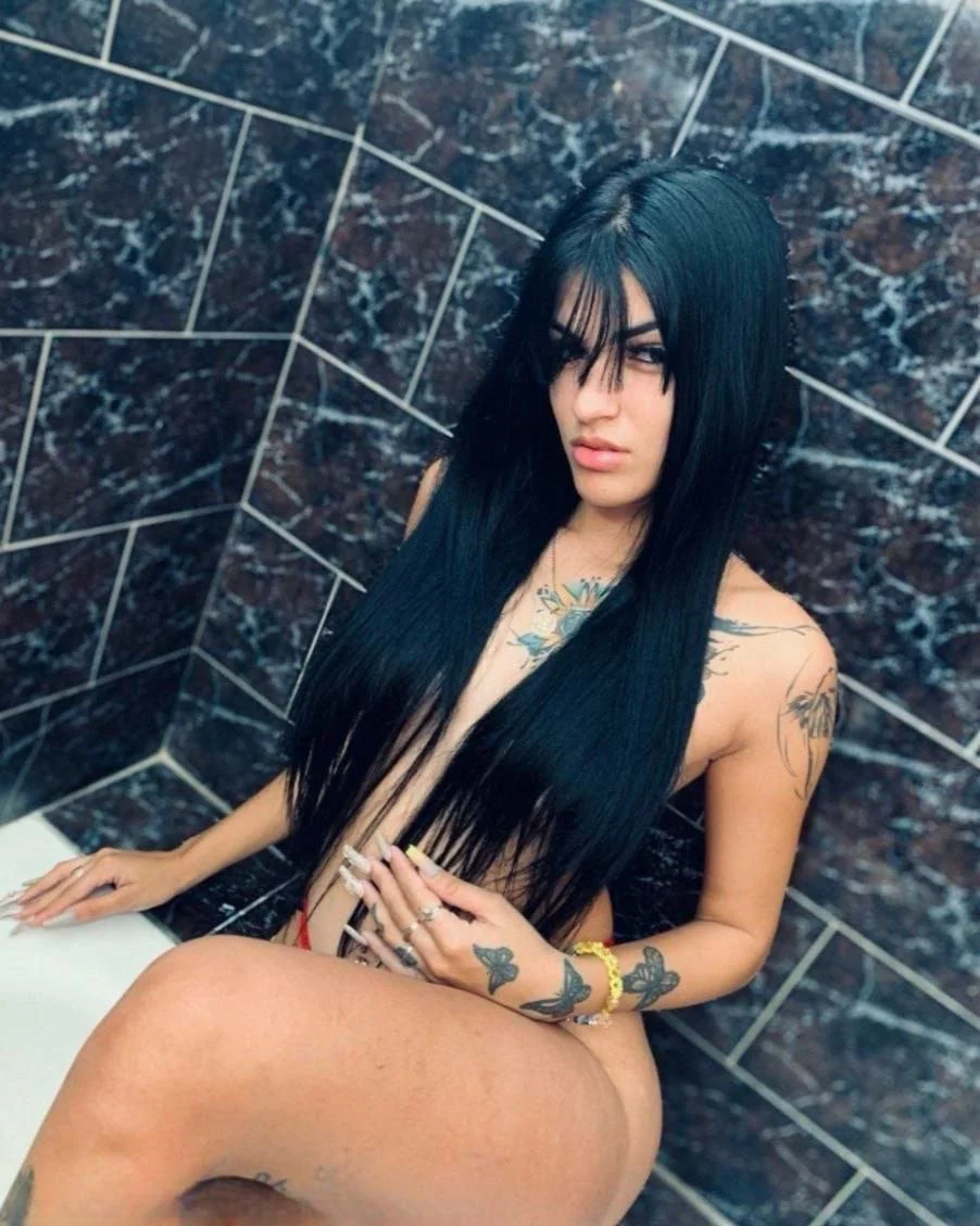 Cubana tatuada le manda videos al novio🔥🇨🇺 image 27
