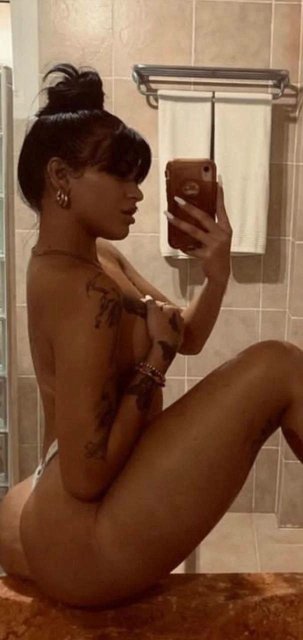 Cubana tatuada le manda videos al novio🔥🇨🇺 image 36