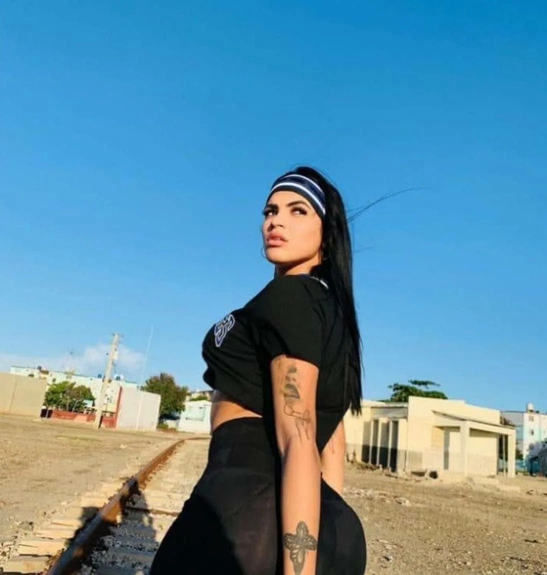 Cubana tatuada le manda videos al novio🔥🇨🇺 image 49