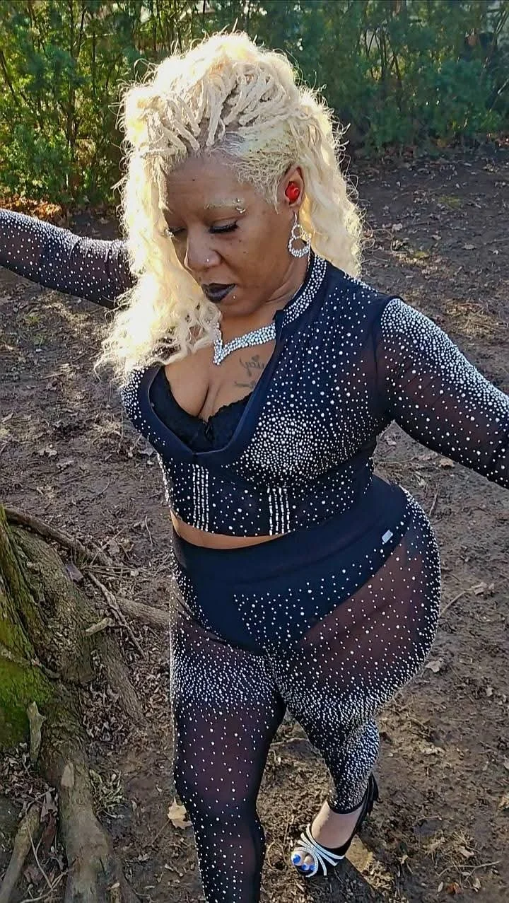 Strong Features But Granny Fine Af & I Would Not Pull Out 96 image 43