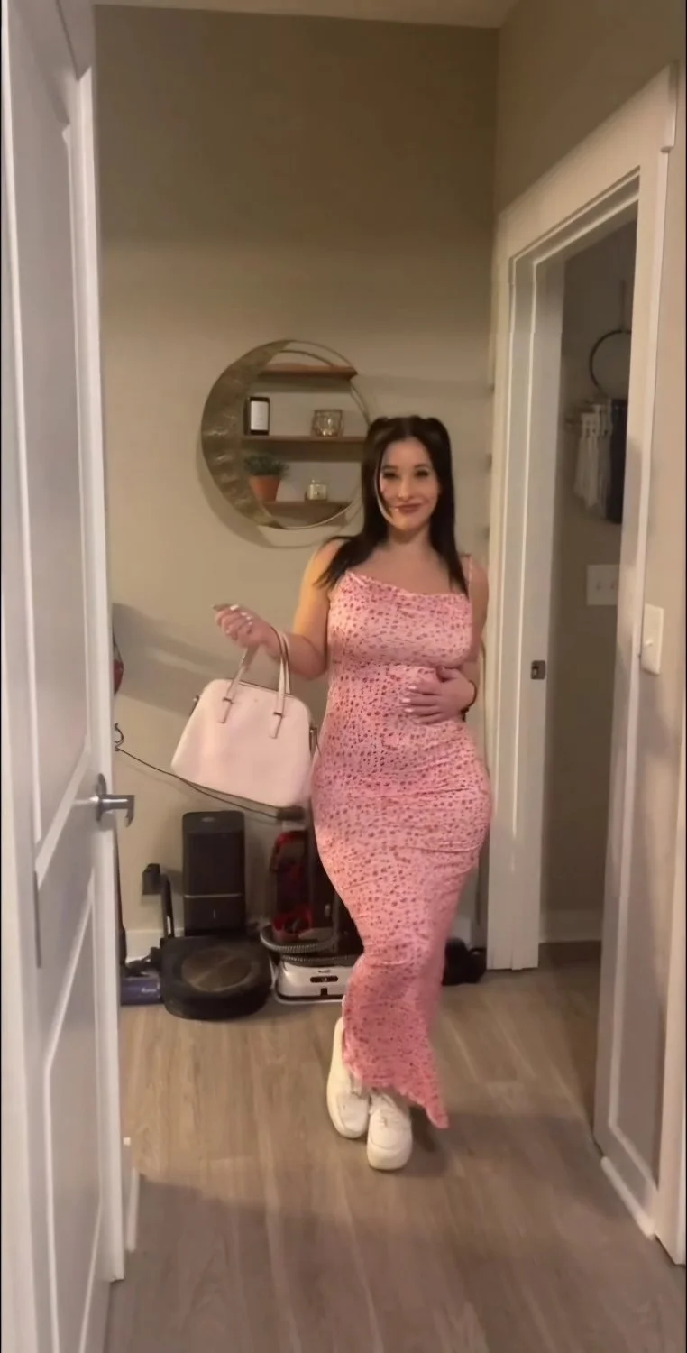 TikTok Mom is Noelle Easton Doppelganger! main image