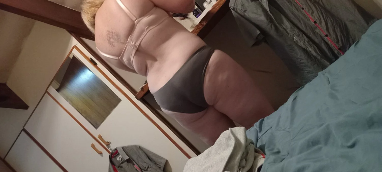 Unaware random pics of the misses.would you be able to not touch? image 2