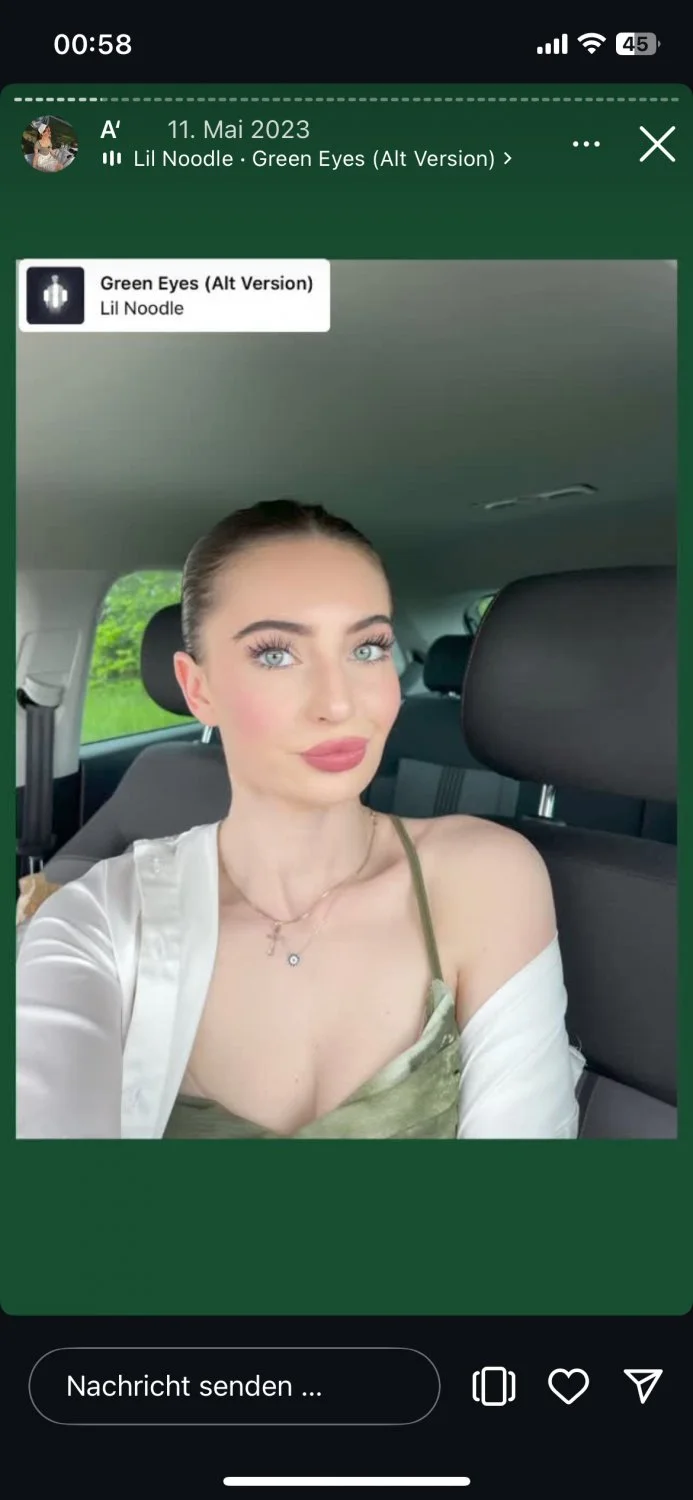 Insane body teen. Perfect body beautiful face. Big lips image 19