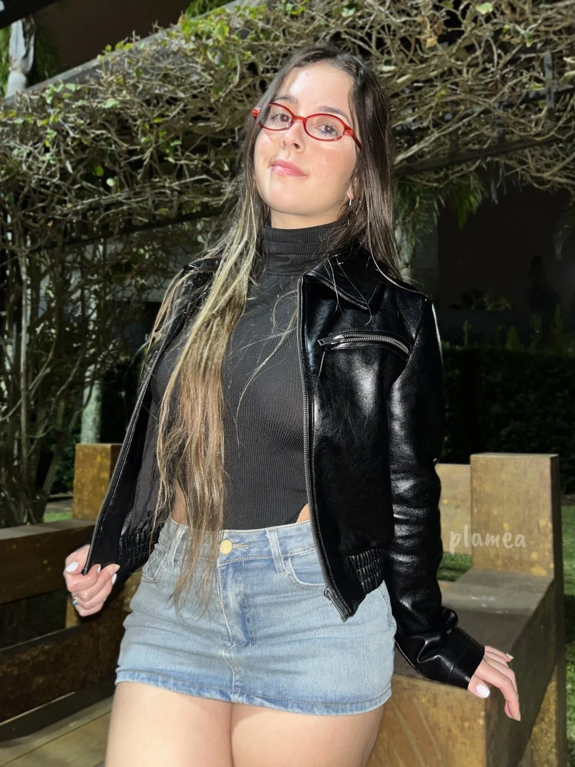 Novinha loirinha cavalona experimentando biquínis image 4