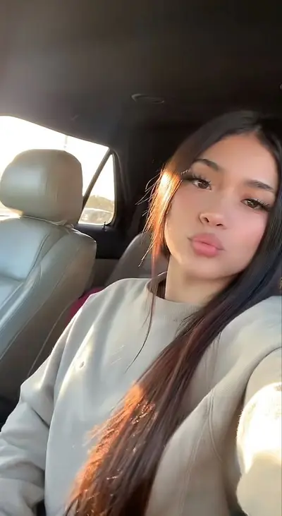 My baby mama fucking my friend for 3000 she's 🔞🇲🇽 her first big white dick she swallowed his nutt cover image