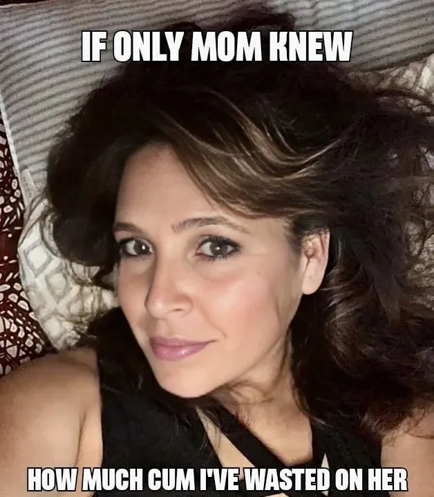 Exposing Maria 50 mom from follower AI, Download pics and share them image 6