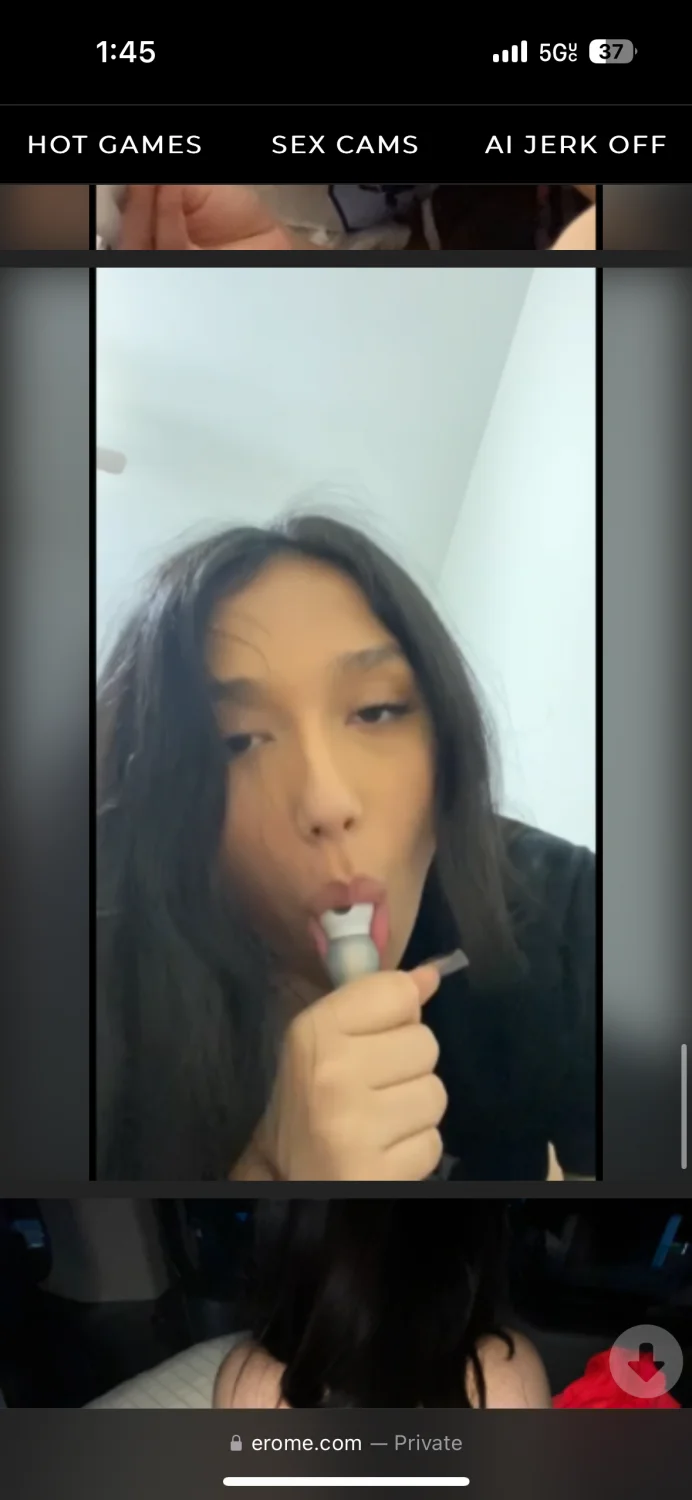 dose anyone have more of this baddie latina image 3