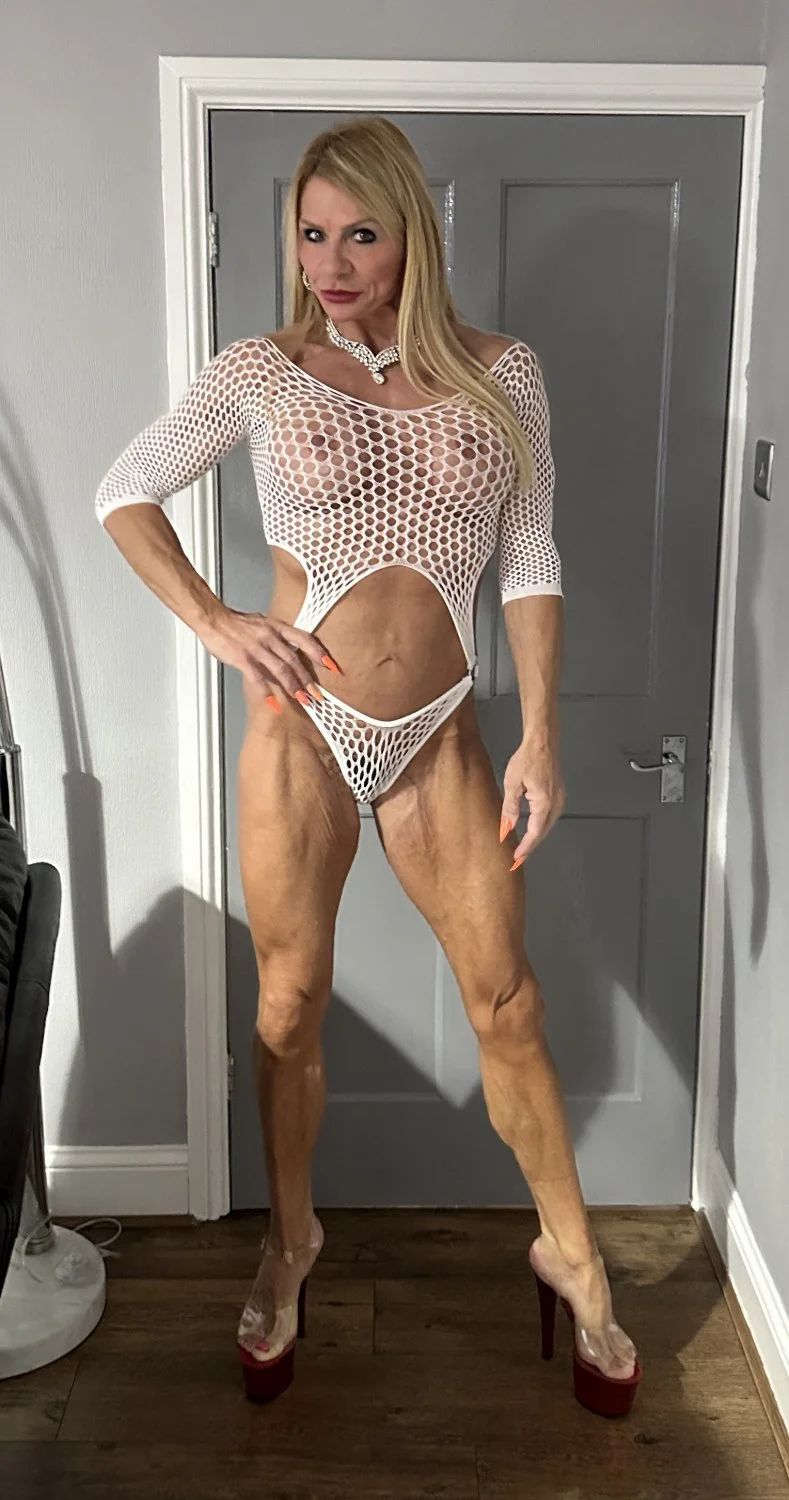 Sexy hot muscle milf exposing her fat meaty pussy lips 🥵🔥 image 47