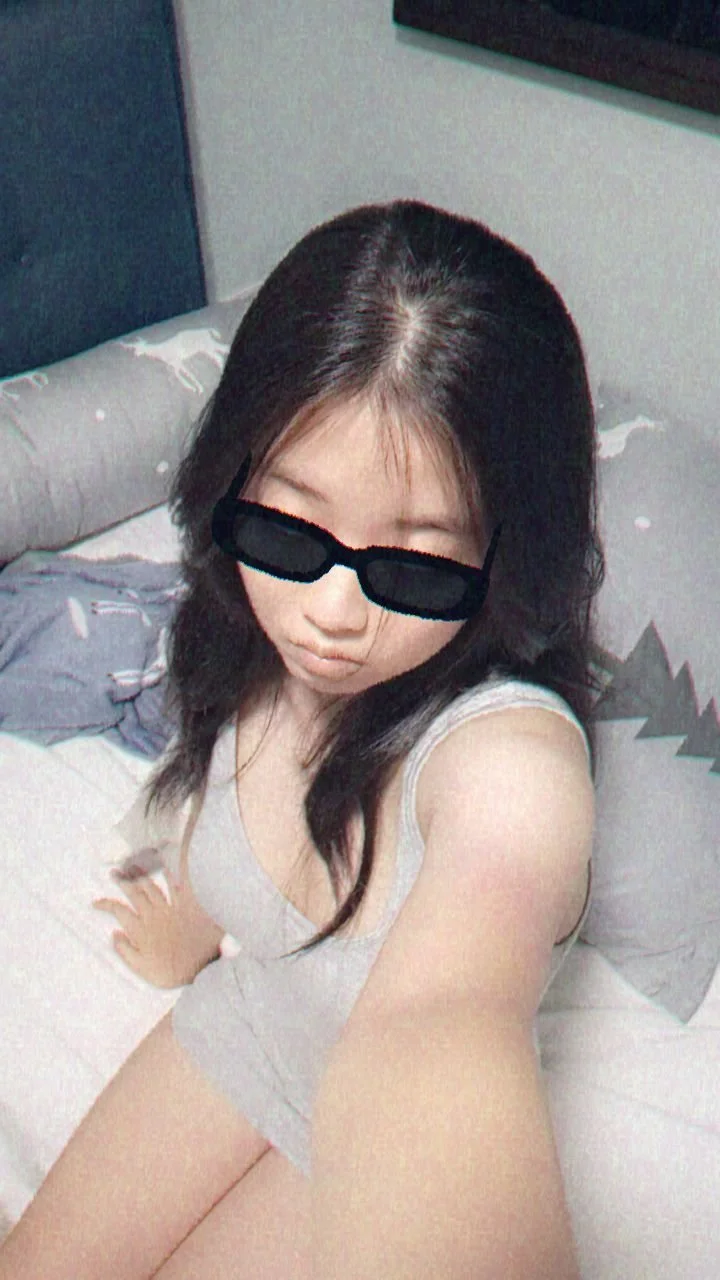 SG XMM Slut Bent over Nudes image 2