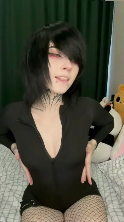 🔞 hot slut sexy body getting creampie nude tight pussy 😈🍑 OF cover image