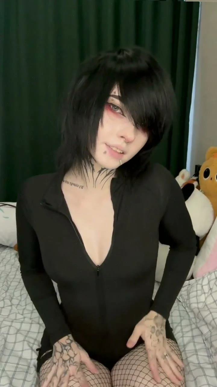🔞 hot slut sexy body getting creampie nude tight pussy 😈🍑 OF image 5