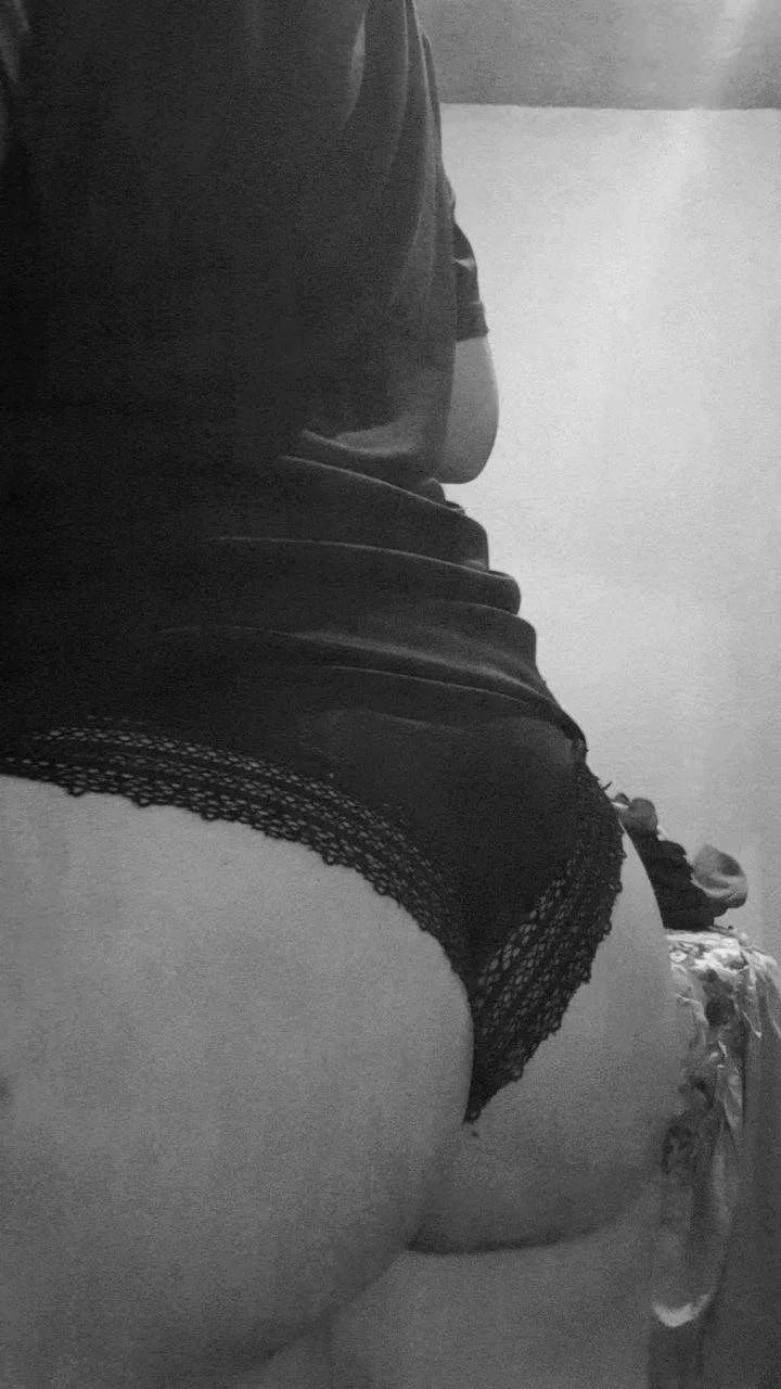 Mi amiga cachonda image 6