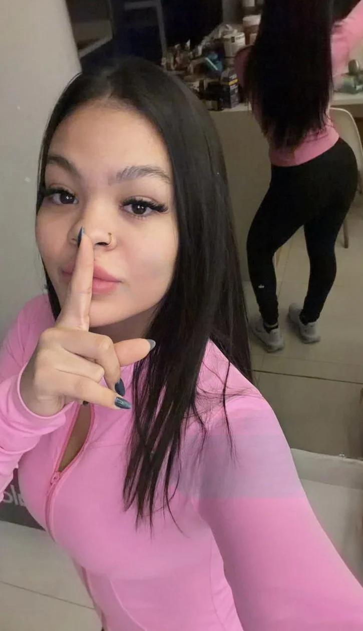 Mãe e filha gostosa quem comeria essas vagabunda também image 1