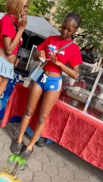 Cheeks in public image 37