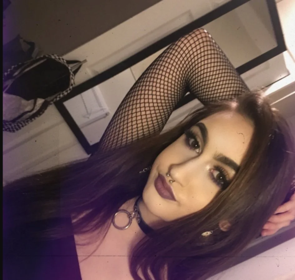 Rosie, adorable goth cumslut image 2