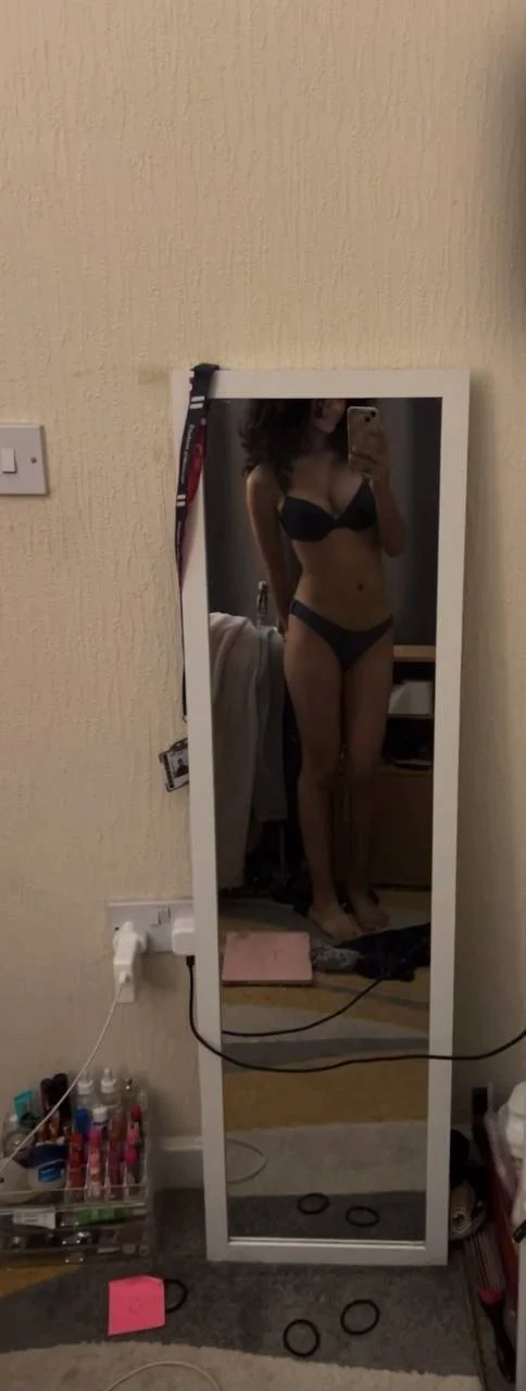 Everyone’s favorite desi Indian Muslim slut anneka image 5