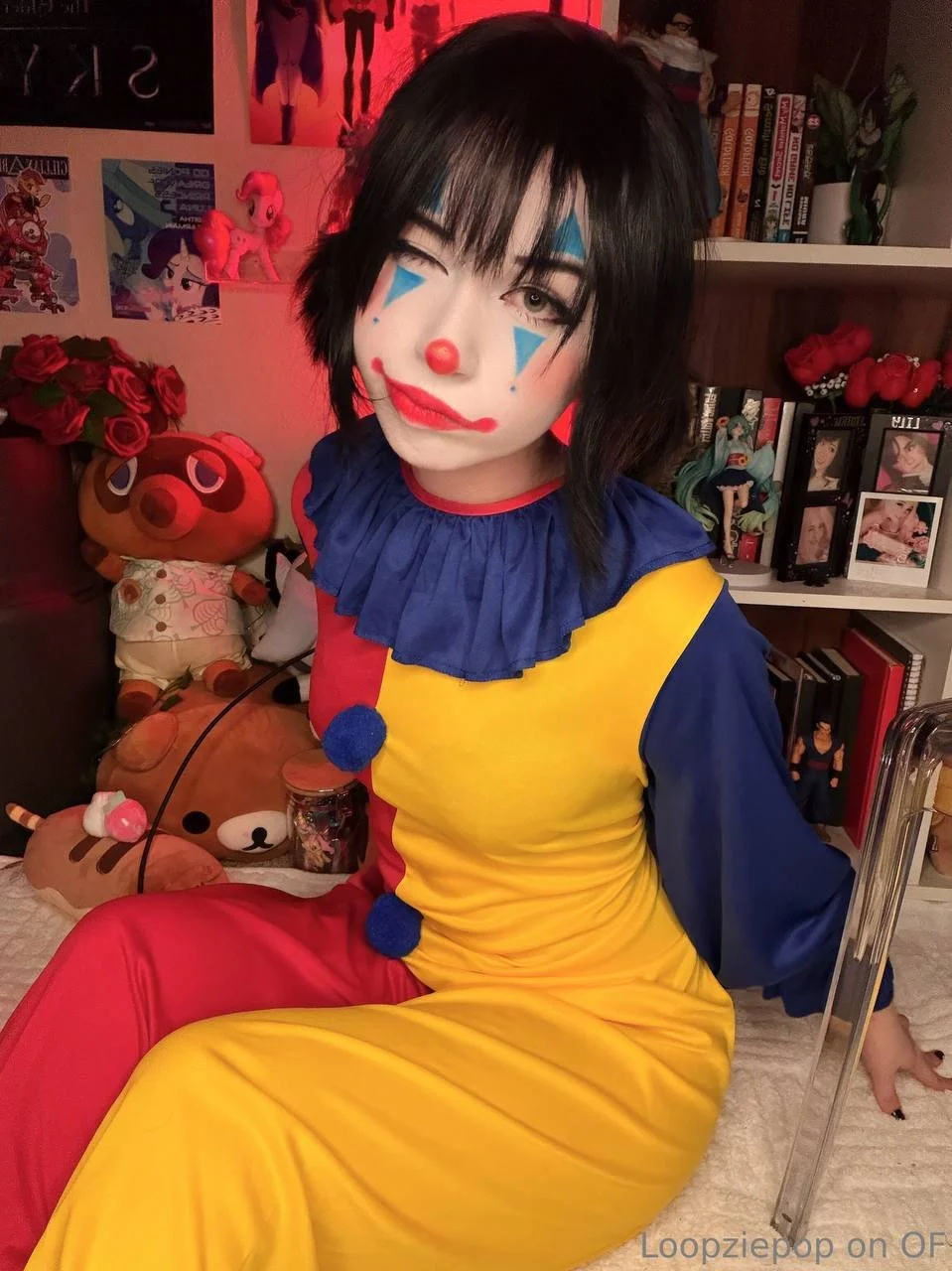 Cute clown girl cosplay image 12