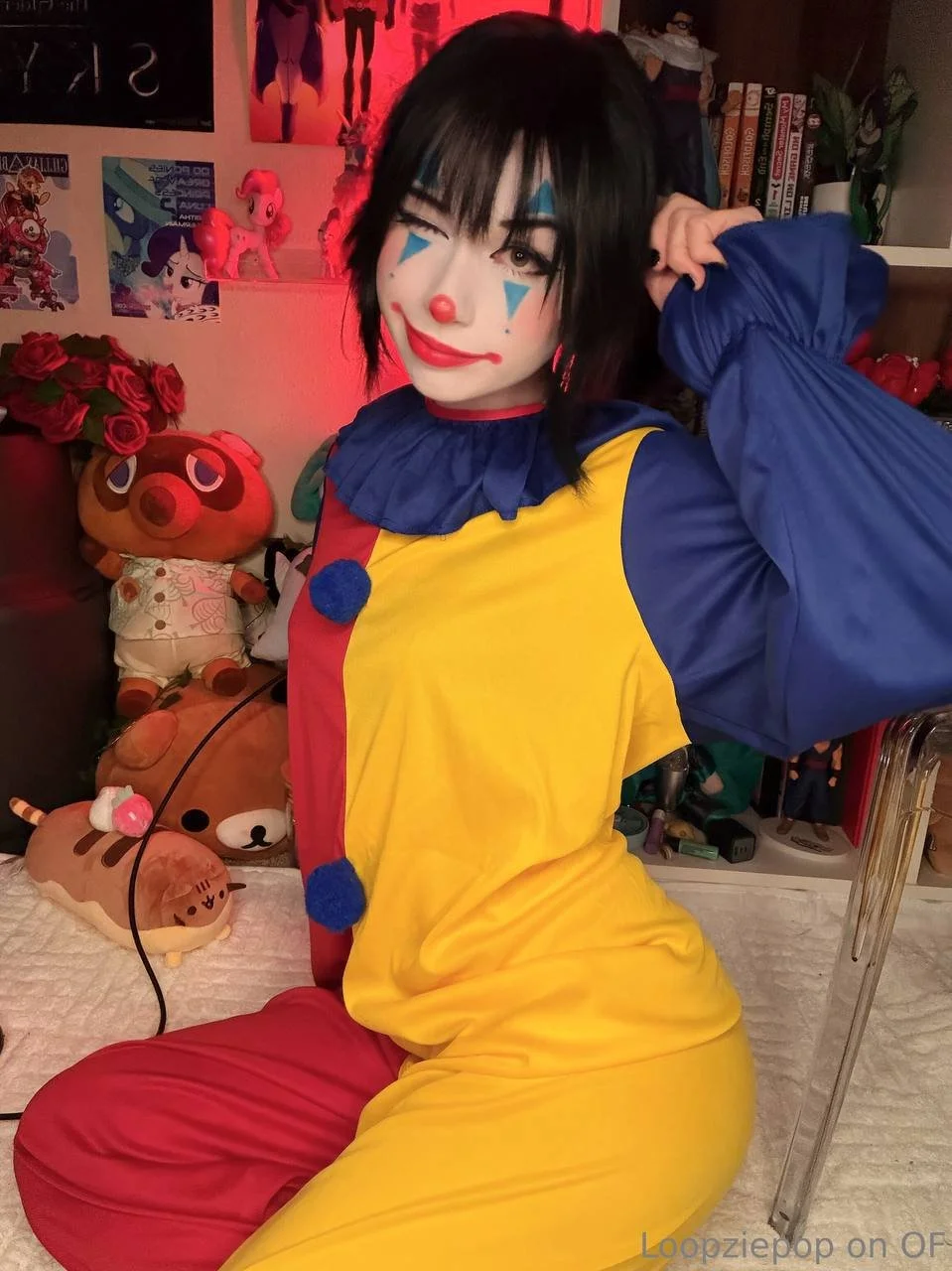 Cute clown girl cosplay image 2
