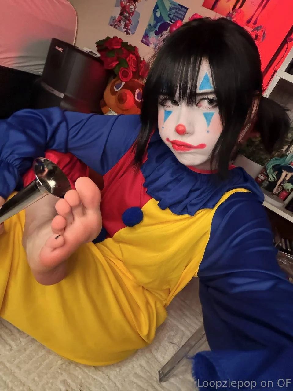 Cute clown girl cosplay image 7