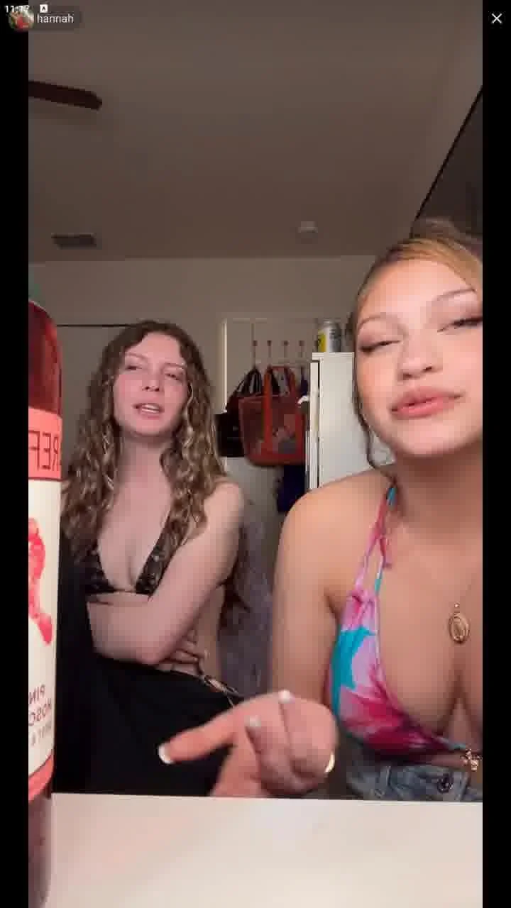 tiktok live h4nn4h and 8_r14n4 image 10