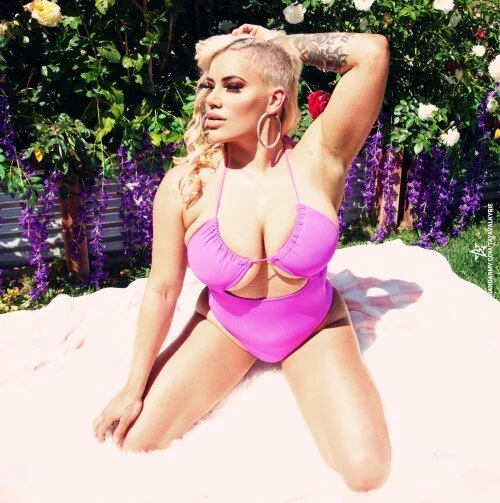 Taya...Valkyrie image 3