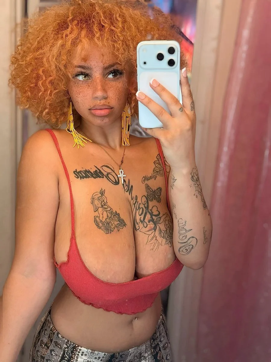 Drop: 1989 Thicc😍Slutty Goth bitch image 22