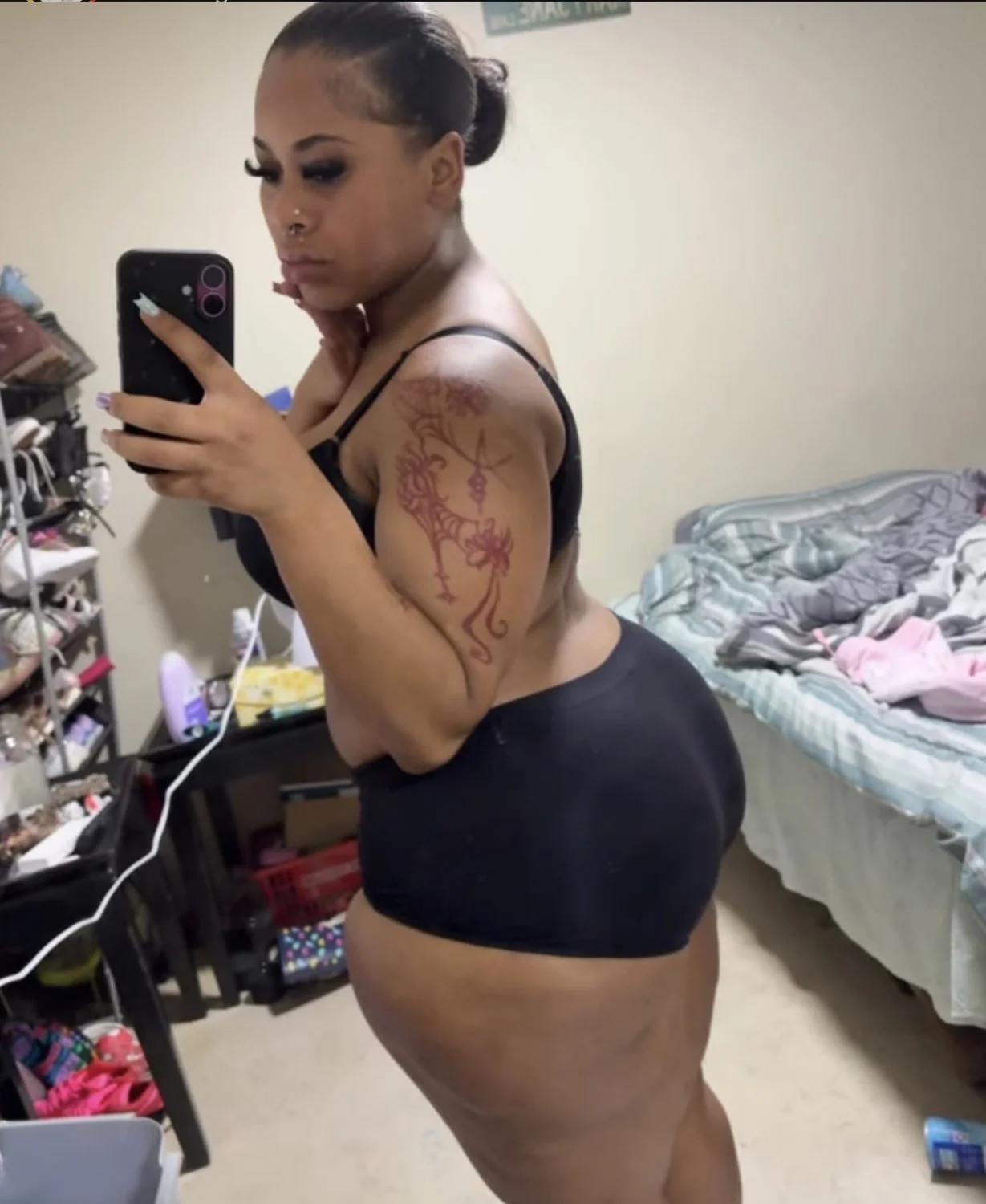 Thick lightskin BBW image 2